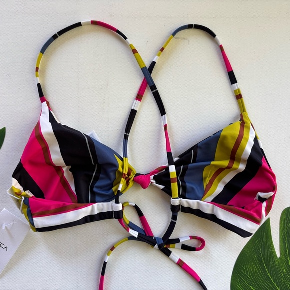 🌴RVCA Bolsa Knot Front Bikini Top🌴 - Picture 6 of 9